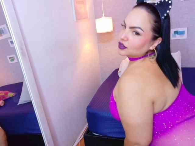 curvy-sexyvalen