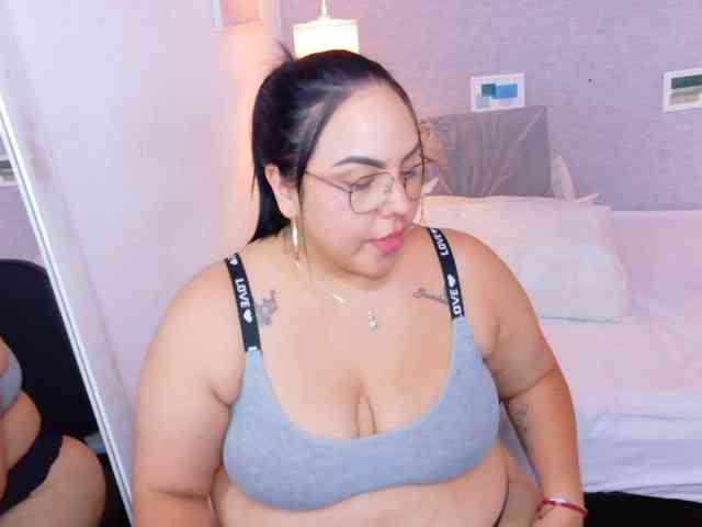 curvy-sexyvalen