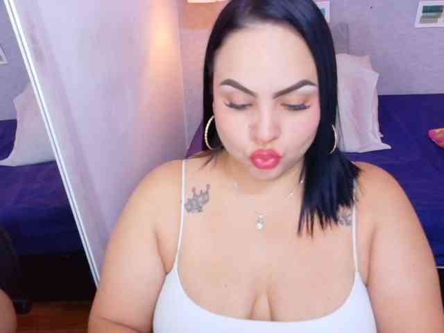 curvy-sexyvalen webcam
