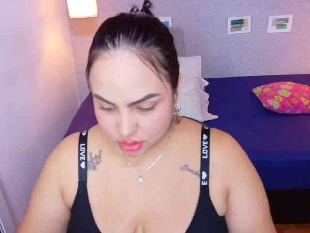 curvy-sexyvalen webcam