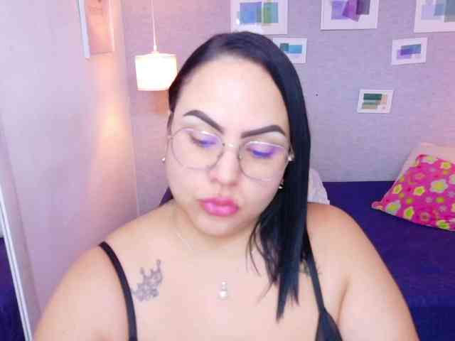 curvy-sexyvalen webcam