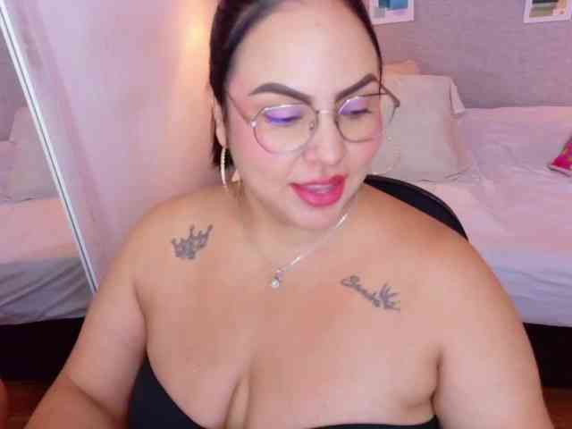 curvy-sexyvalen webcam