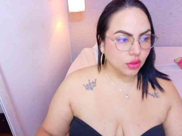 curvy-sexyvalen