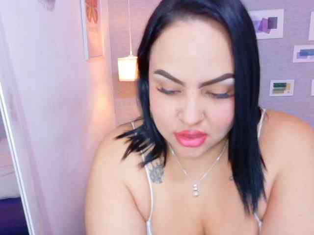 curvy-sexyvalen webcam