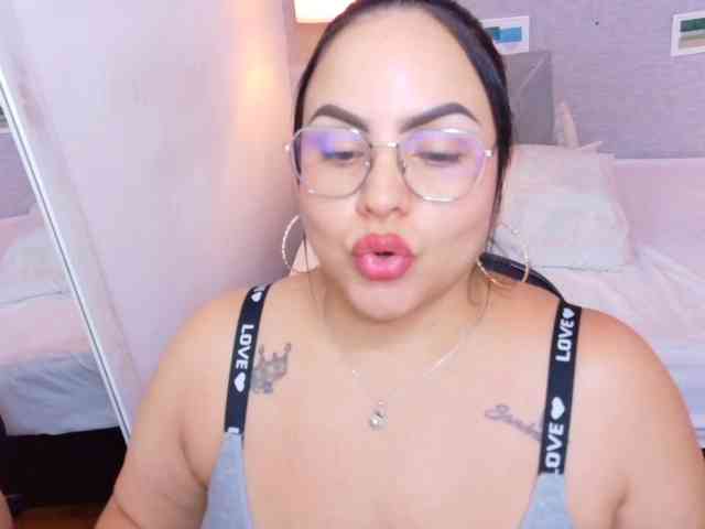 curvy-sexyvalen