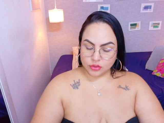 curvy-sexyvalen