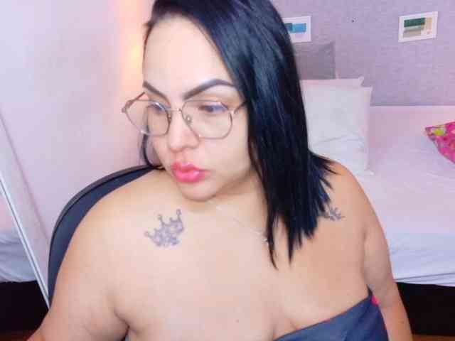 curvy-sexyvalen