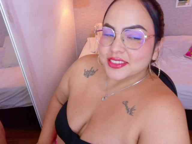 curvy-sexyvalen webcam