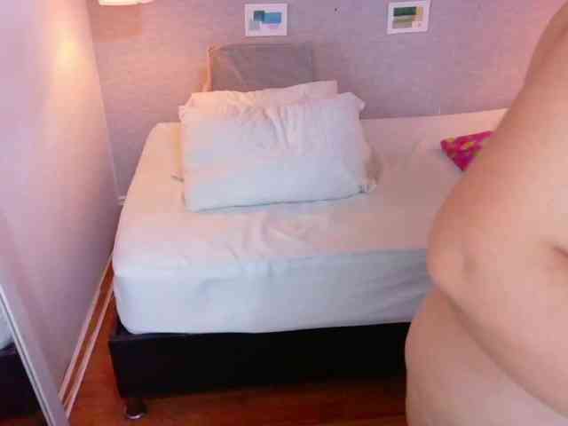 curvy-sexyvalen webcam