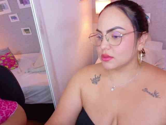 curvy-sexyvalen