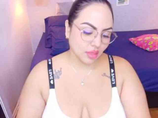 curvy-sexyvalen webcam