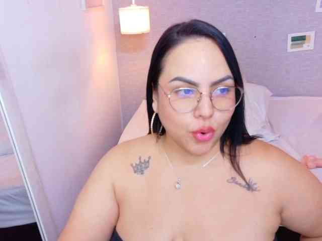 curvy-sexyvalen