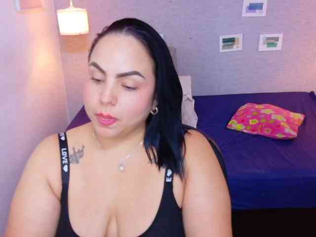 curvy-sexyvalen webcam