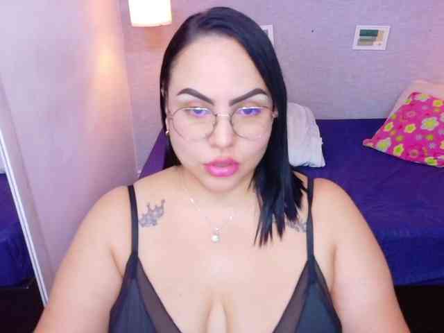 curvy-sexyvalen's live room