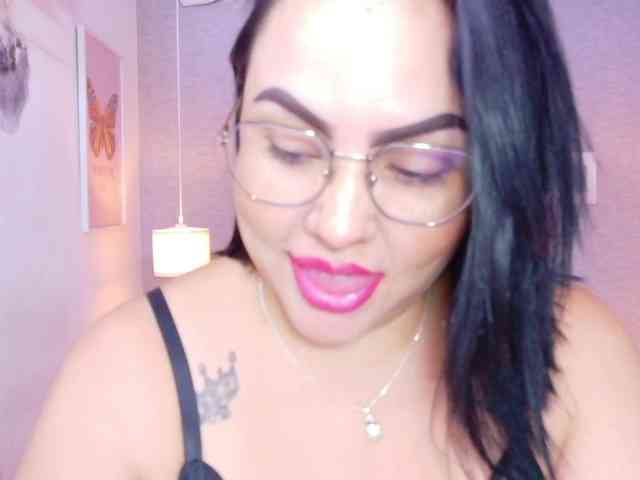 curvy-sexyvalen