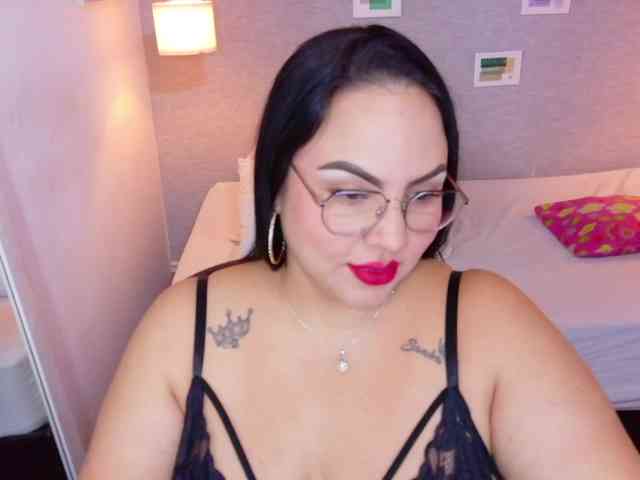 curvy-sexyvalen webcam