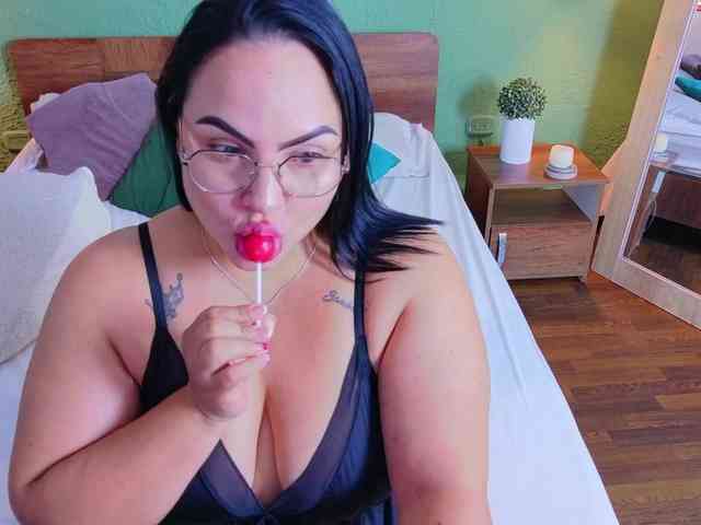 curvy-sexyvalen