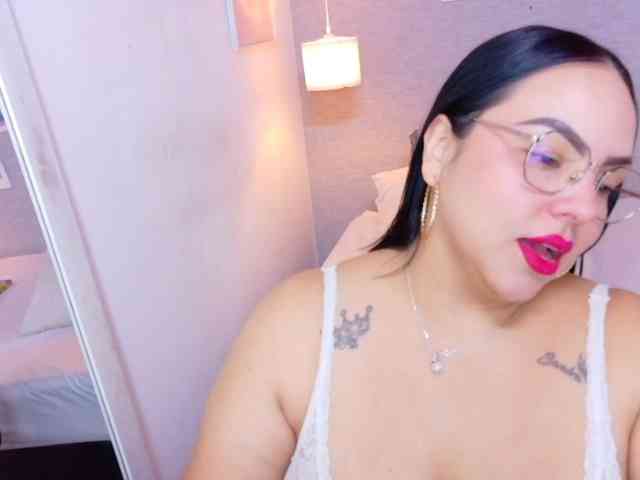curvy-sexyvalen webcam