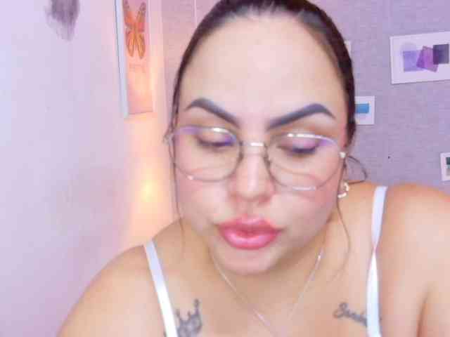 curvy-sexyvalen