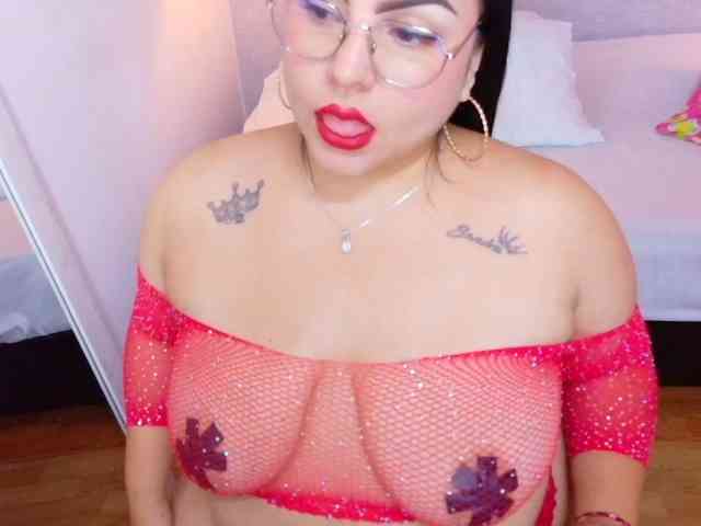 curvy-sexyvalen