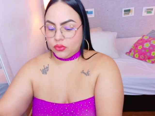 curvy-sexyvalen webcam