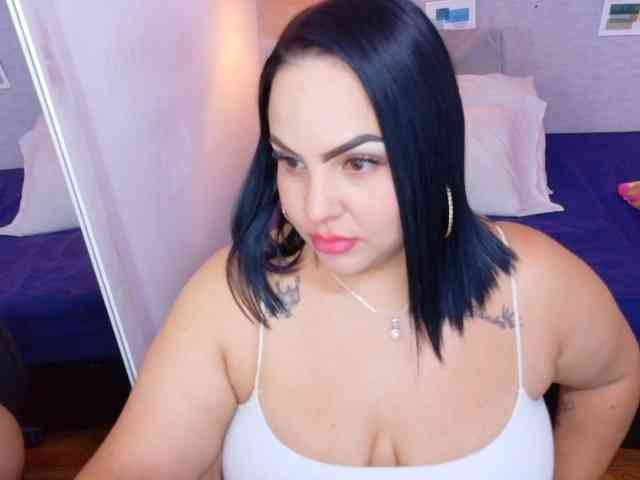 curvy-sexyvalen webcam