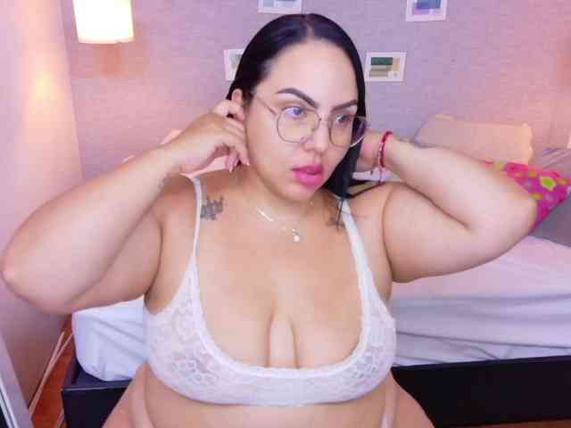 curvy-sexyvalen webcam