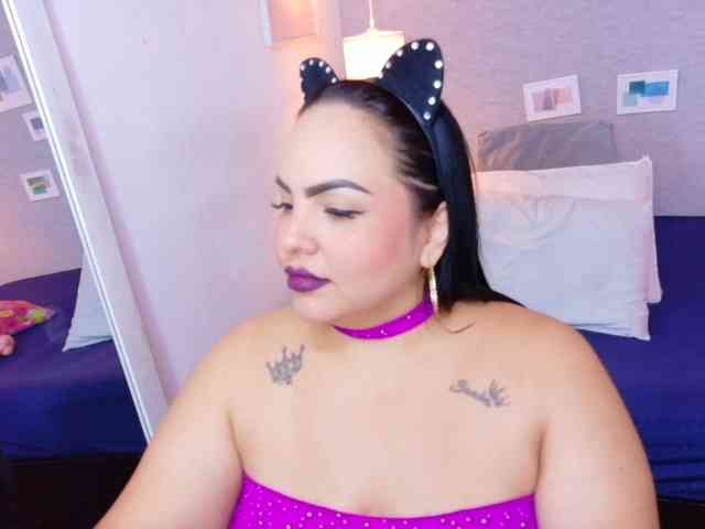curvy-sexyvalen