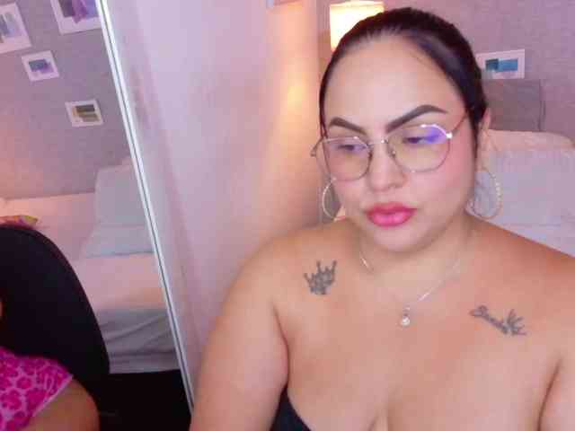 curvy-sexyvalen webcam