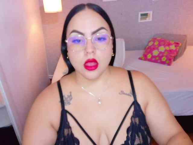 curvy-sexyvalen