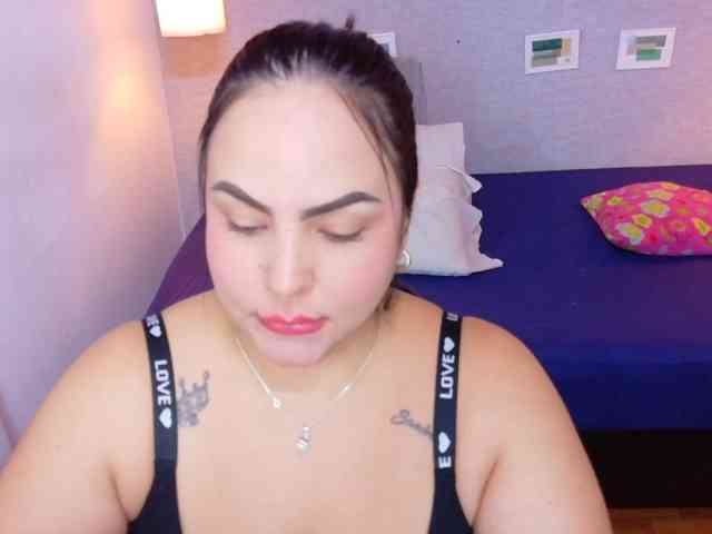 curvy-sexyvalen