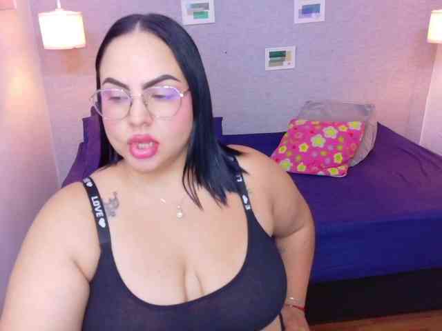 curvy-sexyvalen