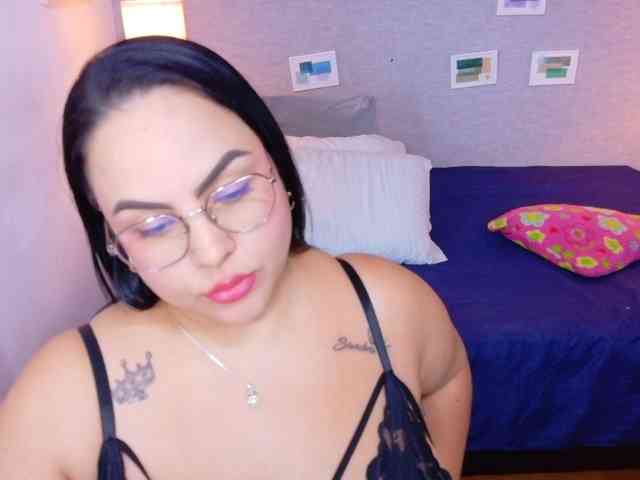 curvy-sexyvalen