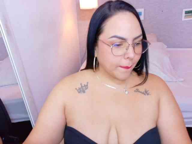 curvy-sexyvalen