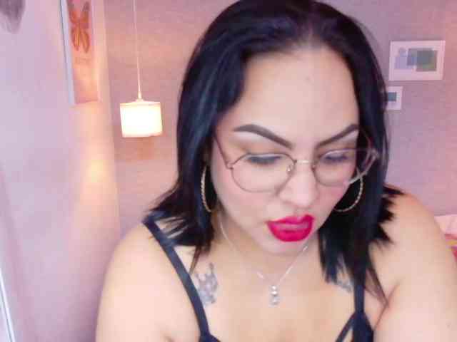 curvy-sexyvalen