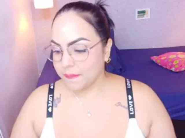 curvy-sexyvalen webcam