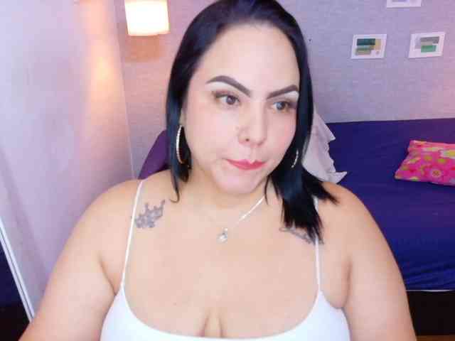 curvy-sexyvalen