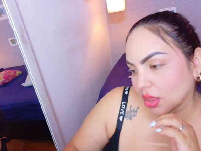 curvy-sexyvalen