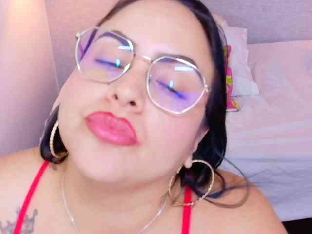 curvy-sexyvalen