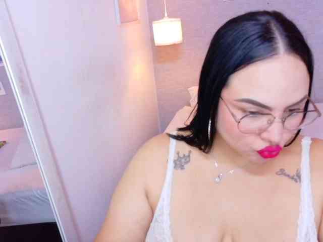 curvy-sexyvalen webcam