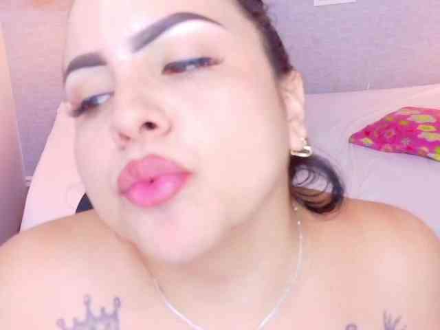 curvy-sexyvalen