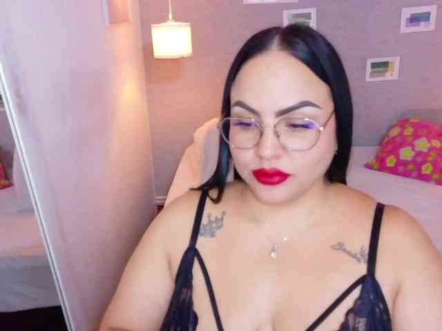 curvy-sexyvalen webcam