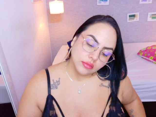 curvy-sexyvalen webcam