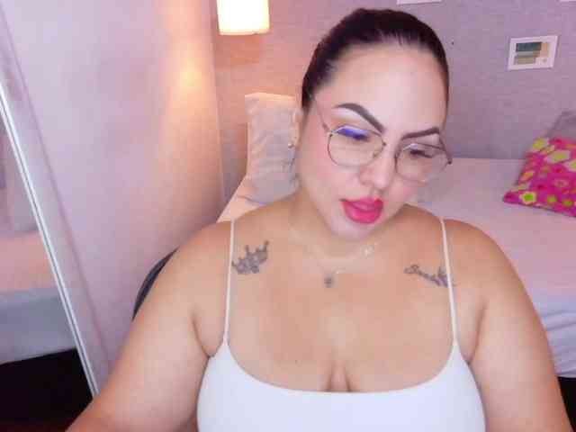 curvy-sexyvalen