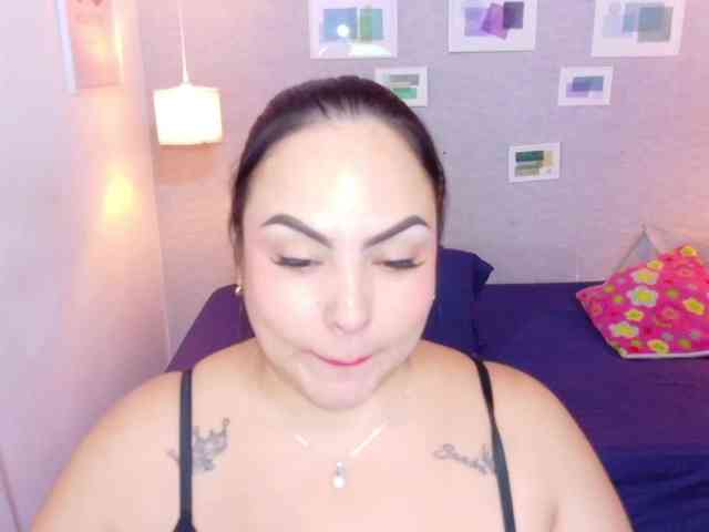 curvy-sexyvalen webcam