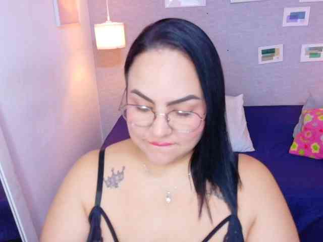curvy-sexyvalen