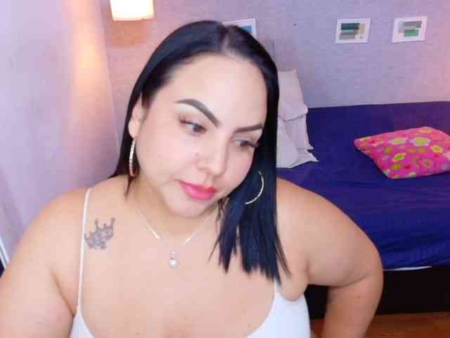 curvy-sexyvalen