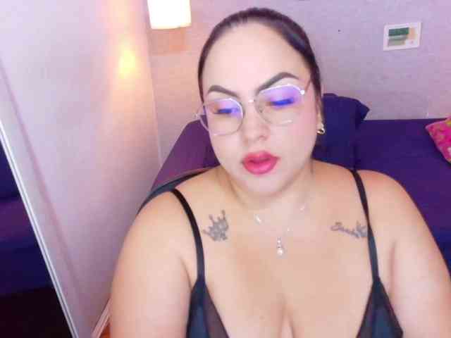 curvy-sexyvalen webcam
