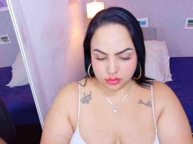 curvy-sexyvalen