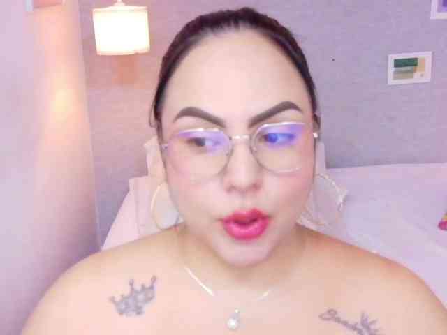 curvy-sexyvalen